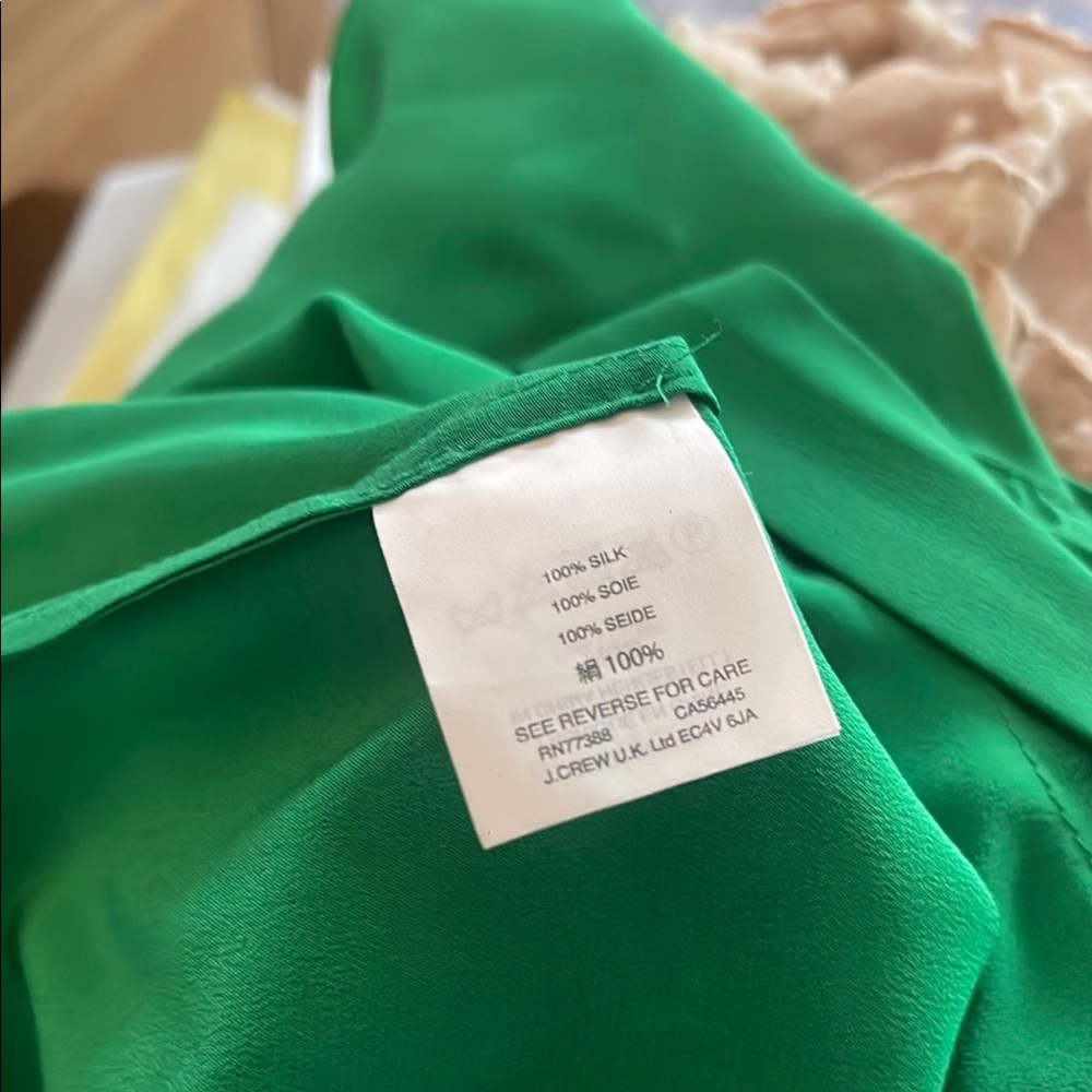 Green Off-Shoulder Ruffle Top Preloved - Picture 5 of 5